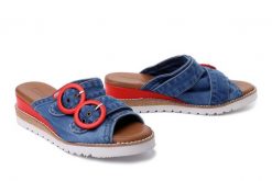 ARTIKER RELAKS 54C0202 niebiesko-czerwony, klapki damskie. Niebieskie klapki Artiker Relaks, bez wzorów, z jeansu, bez obcasa, na koturnie, bez zapięcia. Za 229.90 zł.