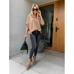 Sweter Pull V Camel. Brązowe swetry ClothStore, bez wzorów, z jeansu, bez ramiączek. Za 129.00 zł.