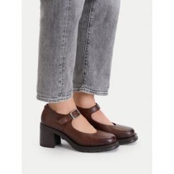 Czółenka G-Star. Brązowe czółenka G-Star, bez wzorów, retro, bez obcasa, bez zapięcia. Za 299.99 zł.