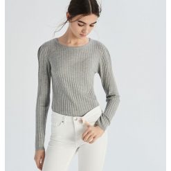 Prążkowany sweter basic - Jasny szar. Swetry marki Sinsay. Za 39.99 zł.