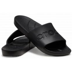 Klapki Crocs Slide 210088-001 czarne. Czarne klapki bez wzorów, klasyczne, bez obcasa, bez zapięcia. Za 303.63 zł.