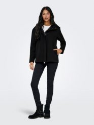 ONLY Kurtka przejściowa w kolorze czarnym rozmiar: M. Czarne kurtki ONLY, m, bez wzorów, z materiału, bez kaptura. Za 165.99 zł.