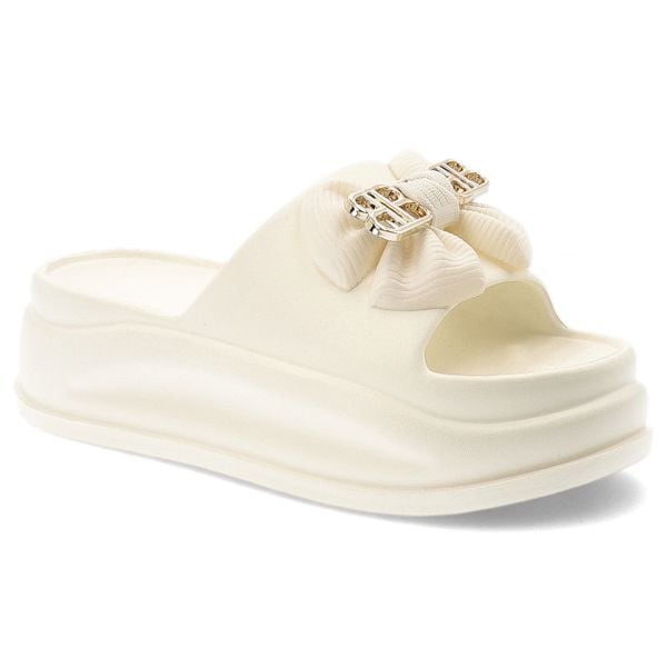 Beżowe Klapki Filippo Modne Buty Damskie Na Platformie. Brązowe klapki Filippo, z aplikacjami, eleganckie, bez obcasa, na platformie, bez zapięcia. Za 89.99 zł.
