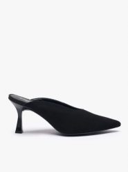 Czarne welurowe klapki na obcasie flare. Czarne czółenka Ryłko, bez wzorów, z gumy, wizytowe, bez obcasa, na obcasie, bez zapięcia. Za 379.99 zł.