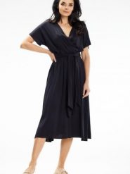 Sukienka Model A642 Black - awama. Czarne sukienki Awama, do pracy, l, bez wzorów, z bawełny, biznesowe, bez kołnierzyka, bez ramiączek, midi, kopertowe. Za 340.97 zł.