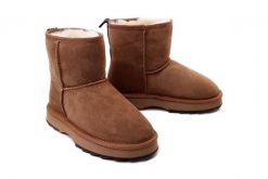 EMU AUSTRALIA W12434 SHARKY MINI chestnut/black, botki damskie. Brązowe botki Emu Australia, bez wzorów, z gumy, bez obcasa, bez zapięcia. Za 631.92 zł.