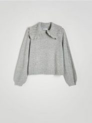 Sweter z ozdobnym kołnierzem - jasnoszary. Szare swetry Reserved, l, bez wzorów, z dzianiny, bez ramiączek. W wyprzedaży za 39.99 zł.