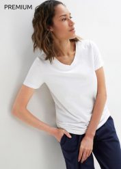 T-shirt z czystej bawełny organicznej. Białe t-shirty bonprix, bez wzorów, z bawełny, bez kołnierzyka, bez ramiączek. Za 64.99 zł.