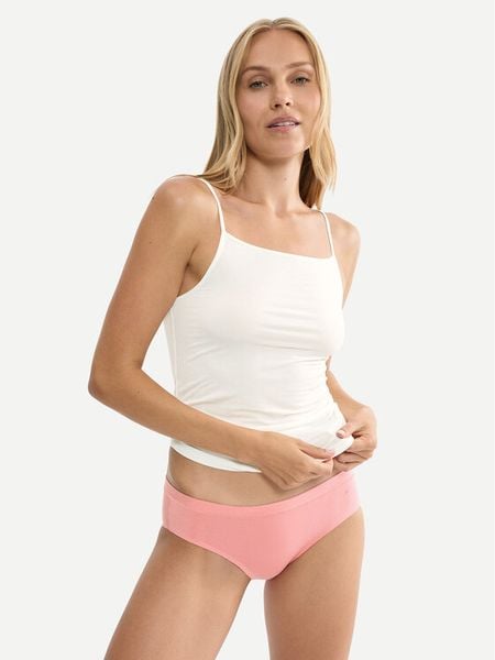 Triumph Top Beauty Layers 10227206 Kremowy Slim Fit. Białe topy Triumph, m, bez wzorów, z wiskozy, bez kołnierzyka, bez ramiączek. Za 69.99 zł.