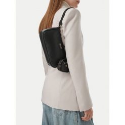 Torebka Nine West. Czarne torebki klasyczne Nine West, bez wzorów, klasyczne, bez dodatków. Za 169.99 zł.