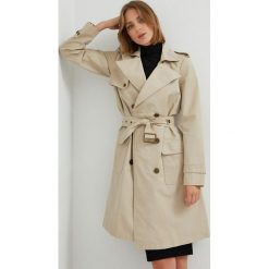 Guess trencz damski kolor beżowy przejściowy. Brązowe płaszcze Guess, l, z aplikacjami, bez kaptura. Za 1,019.90 zł.