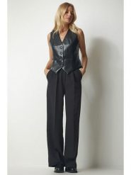 Happiness Istanbul Spodnie w kolorze czarnym rozmiar: 40. Czarne spodnie materiałowe Happiness Istanbul, bez wzorów, z materiału, z podwyższonym stanem. Za 74.63 zł.