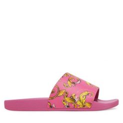 Klapki Versace Jeans Couture. Czerwone klapki Versace Jeans Couture, bez wzorów, z jeansu, bez obcasa, bez zapięcia. Za 319.99 zł.