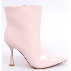 BM Botki lakierowane na szpilce Sylvia Beige beżowy. Brązowe botki BM, bez wzorów, z lakierowanej skóry, bez obcasa, na obcasie, bez zapięcia. Za 237.67 zł.