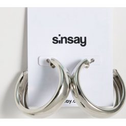 Okrągłe kolczyki na sztyft - Jasny szary. Kolczyki marki Sinsay. Za 10.00 zł.