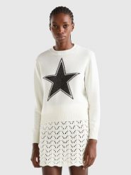 Benetton Sweter w kolorze biało-czarnym rozmiar: XS. Białe swetry Benetton, xs, bez wzorów, z kaszmiru, bez ramiączek. Za 100.99 zł.