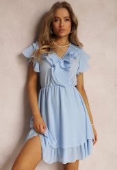 Niebieska Sukienka Canolea. Niebieskie sukienki Renee, bez wzorów, z tkaniny, bez kołnierzyka, bez ramiączek, mini, kopertowe. W wyprzedaży za 83.99 zł.