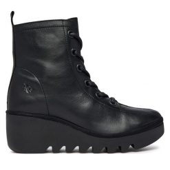 Botki Fly London. Czarne botki Fly London, bez wzorów, bez obcasa, na płaskiej podeszwie, bez zapięcia. Za 879.99 zł.