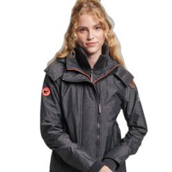 Damska wodoodporna kurtka z kapturem Superdry Arctic SD-Windcheater. Brązowe kurtki Superdry, bez wzorów, z kapturem. Za 437.00 zł.