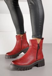 Czerwone Botki do Kostki na Tłoczonej Podeszwie Zdobione Suwakiem Vodvire. Czerwone botki Born2be, z aplikacjami, z jeansu, eleganckie, bez obcasa, na płaskiej podeszwie, bez zapięcia. Za 169.99 zł.