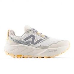 Buty do biegania damskie New Balance Hierro. Białe buty do biegania New Balance, bez wzorów, bez zapięcia, do biegania. Za 992.00 zł.