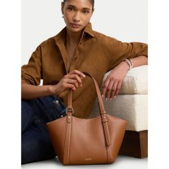 Torebka LAUREN RALPH LAUREN. Brązowe torebki klasyczne Lauren Ralph Lauren, bez wzorów, klasyczne, bez dodatków. Za 1,599.00 zł.