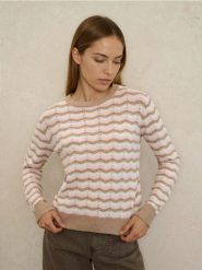 Ażurowy sweter w paski - wielobarwny. Swetry Sinsay, l, w ażurowe wzory, bez ramiączek. Za 39.99 zł.