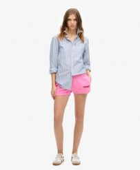 Superdry Szorty Racer Sportswear z bawełny – PAPARAZZI PINK. Czerwone szorty sportowe Superdry, bez wzorów, z bawełny. Za 156.30 zł.