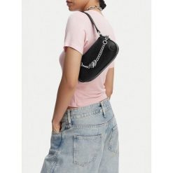 Torebka Juicy Couture. Czarne torebki klasyczne Juicy Couture, bez wzorów, klasyczne, bez dodatków. Za 249.99 zł.