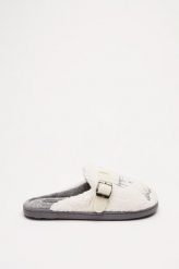 Women'secret kapcie Snoopy kolor biały. Białe kapcie women'secret, bez wzorów, z gumy. W wyprzedaży za 93.99 zł.