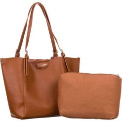 Shopperka koniakowa David Jones CM6559 COGNAC. Brązowe torebki klasyczne David Jones, bez wzorów, ze skóry ekologicznej, bez dodatków. Za 169.99 zł.