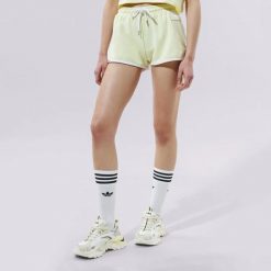 SPODENKI DAMSKIE SPORTOWE ELLESSE VEDIAMO KRÓTKIE KOLOR ŻÓŁTY. Żółte szorty sportowe Ellesse, bez wzorów, do biegania. Za 149.00 zł.