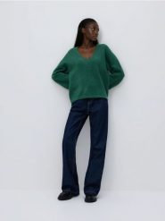 Sweter z szerokimi rękawami - morski. Zielone swetry Reserved, l, bez wzorów, z dzianiny, bez ramiączek. Za 129.99 zł.