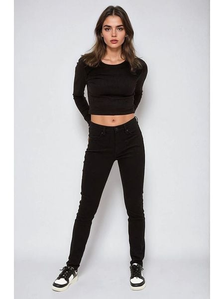 Monki Spodnie w kolorze czarnym rozmiar: W32. Czarne spodnie materiałowe Monki, z aplikacjami, z materiału, klasyczne. Za 26.38 zł.