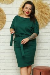 Sukienka dresowa kimono z paskiem JOTA butelkowa zieleń. Zielone sukienki KARKO, do pracy, l, bez wzorów, z bawełny, biznesowe, bez kołnierzyka, plus size, bez ramiączek, midi, dla puszystych. Za 299.50 zł.