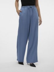 Vero Moda Spodnie "Bree" w kolorze błękitnym rozmiar: XS/L32. Niebieskie spodnie materiałowe Vero Moda, bez wzorów, z lyocellu. Za 48.50 zł.