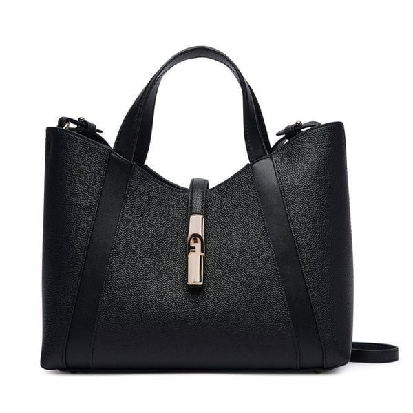 Torebka Furla. Czarne torebki klasyczne Furla, bez wzorów, klasyczne, bez dodatków. Za 1,304.00 zł.