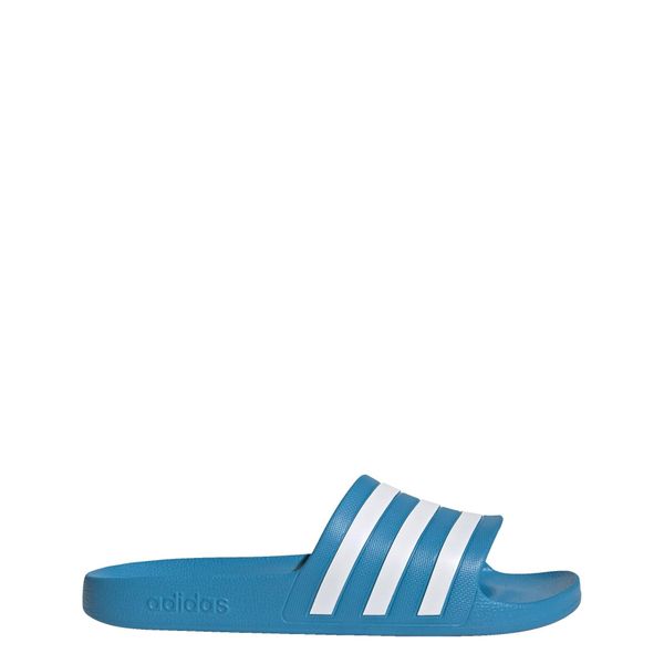 Klapki adilette Aqua. Białe klapki adidas, bez wzorów, sportowe, bez obcasa, bez zapięcia. Za 99.95 zł.