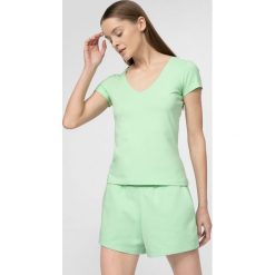 T-shirt slim gładki damski. T-shirty 4f, xs, bez wzorów, z bawełny, bez kołnierzyka, bez ramiączek. Za 39.99 zł.