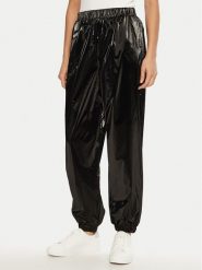 Guess Spodnie dresowe V5RB09 WGUJ0 Czarny Regular Fit. Czarne spodnie dresowe Guess, z aplikacjami, z dresówki. Za 299.99 zł.