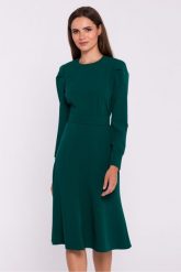 Elegancka sukienka rozkloszowana z paskiem zielona. Zielone sukienki Stylove, xl, bez wzorów, eleganckie, bez kołnierzyka, bez ramiączek, rozkloszowane. Za 409.00 zł.