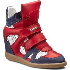 Sneakersy CARINII - B3400M Sam. 1238/Nappa Biała/Ferro 1242. Czerwone botki Carinii, ze skóry. W wyprzedaży za 279.00 zł.