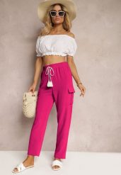 Fuksjowe Spodnie High Waist o Kroju Bojówek z Kieszeniami Wykończone Gumką w Pasie Efiene. Czerwone jeansy Renee, bez wzorów, z jeansu, z podwyższonym stanem. W wyprzedaży za 35.99 zł.