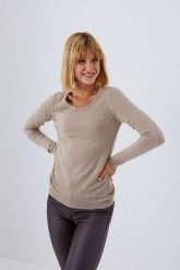 Gładki sweter. Brązowe swetry MOODO, xs, bez wzorów, bez ramiączek. W wyprzedaży za 24.49 zł.