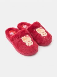 Kapcie z futerkiem i haftem Hello Kitty - bordowy. Czerwone kapcie Sinsay, bez wzorów. Za 29.99 zł.