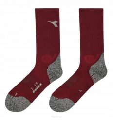 Skarpety tenisowe Diadora Stratouno Match Socks. Czerwone skarpetki Diadora, bez wzorów, z bawełny. Za 79.00 zł.