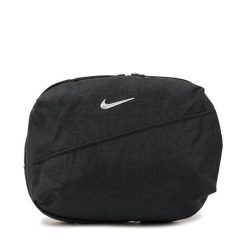 Saszetka nerka Nike. Czarne nerki i saszetki Nike, bez wzorów, młodzieżowe, bez dodatków. Za 209.99 zł.