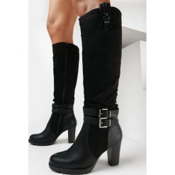 Czarne Kozaki Ianochis. Czarne kozaki Born2be, bez wzorów, z dzianiny, przed kolano, bez obcasa, na obcasie, bez zapięcia. W wyprzedaży za 155.99 zł.