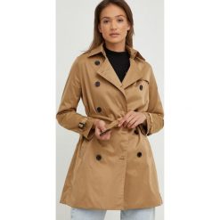 Answear Lab trencz damski kolor brązowy przejściowy dwurzędowy. Brązowe płaszcze Answear Lab, l, bez wzorów, bez kaptura. W wyprzedaży za 244.99 zł.