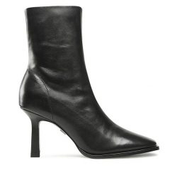 Botki GINO ROSSI. Czarne botki Gino Rossi, bez wzorów, bez obcasa, na szpilce, bez zapięcia. Za 449.99 zł.